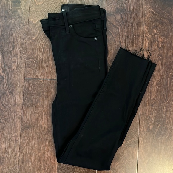 ARITZIA DENIM FORUM Black Skinny Jeans. Size 24. Lola High Rise Skinny Crop. - Picture 1 of 4